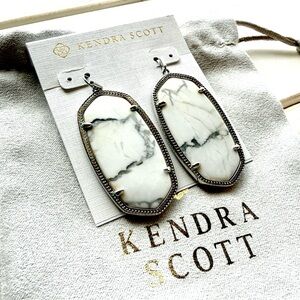 Kendra Scott Silver White Howlite Elle Drop Earrings